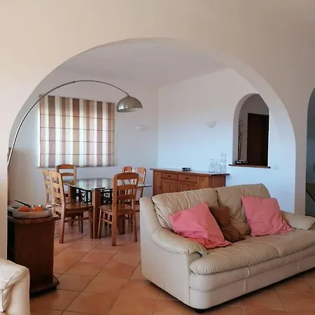 Casa Na Meia Casa de Férias